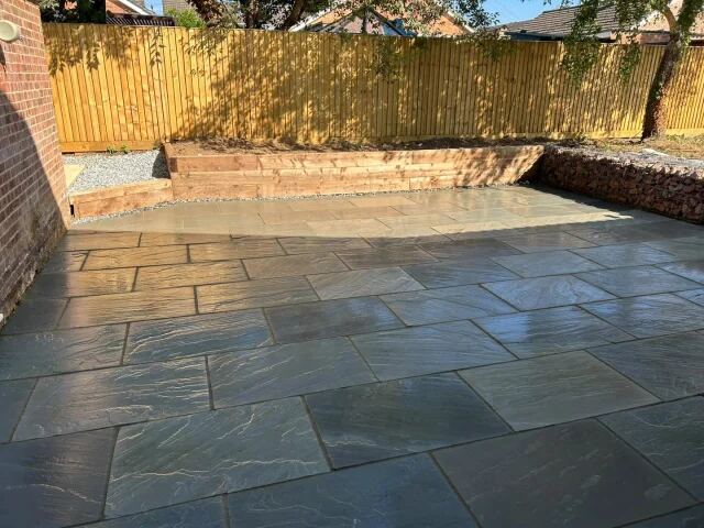 Indian sandstone garden: Maidenhead