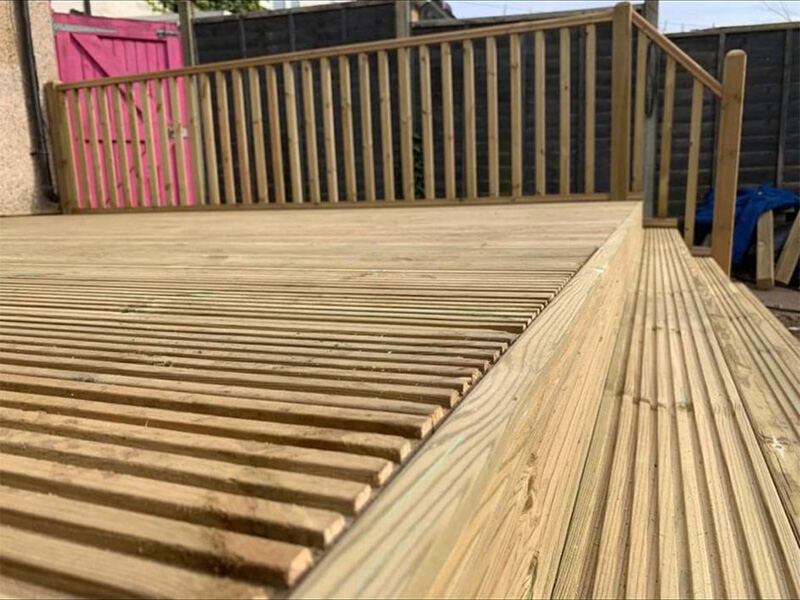 Grooved softwood decking with balustrade