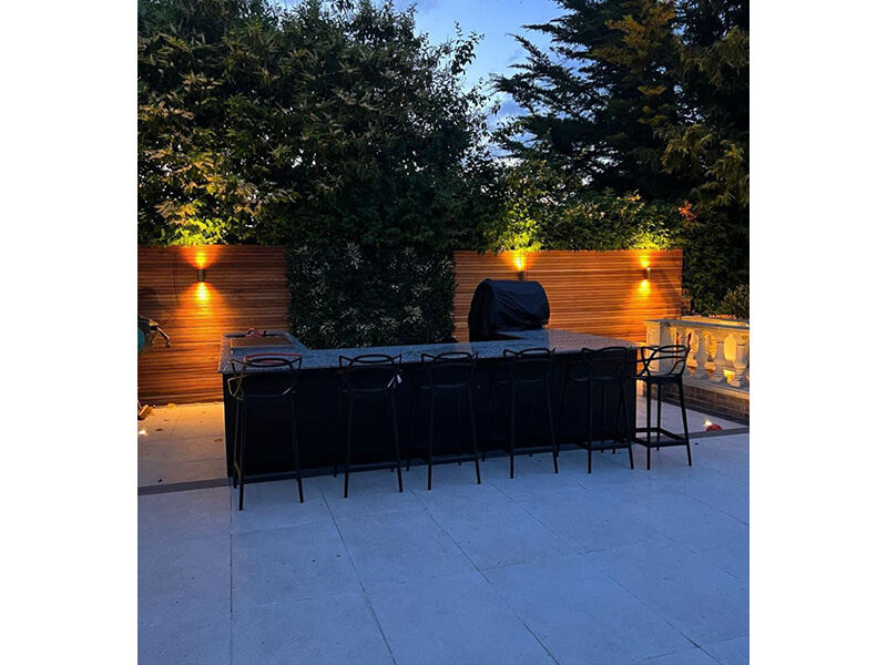Cedar Screening & Outdoor Kitchen